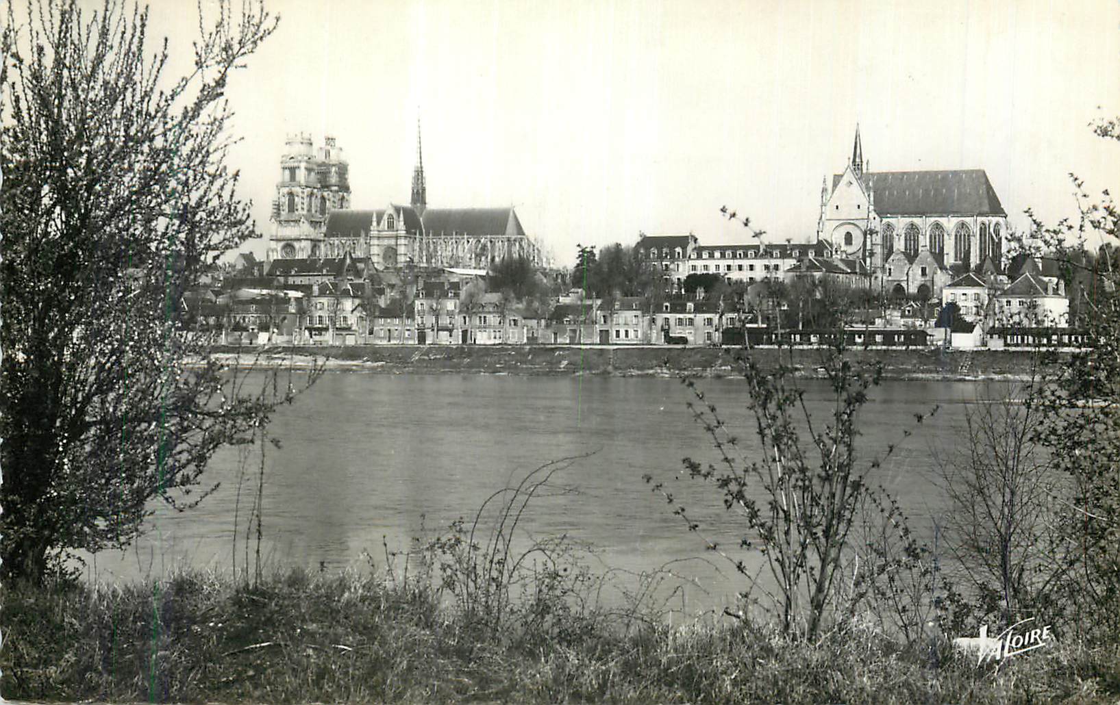 CPM Orleans (Loire) Les Merveilles du Val de Loire Vue sur la Ville
