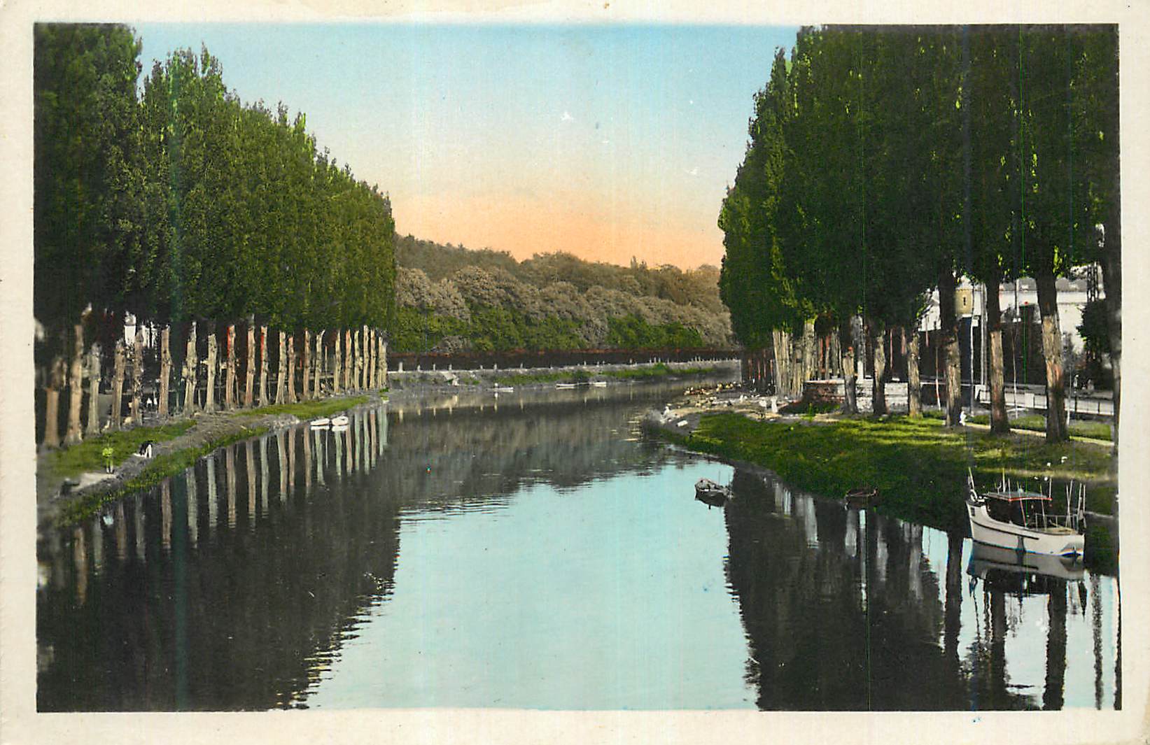CPM Melun (S et M) La Seine Vue prise du Pont de Pierre