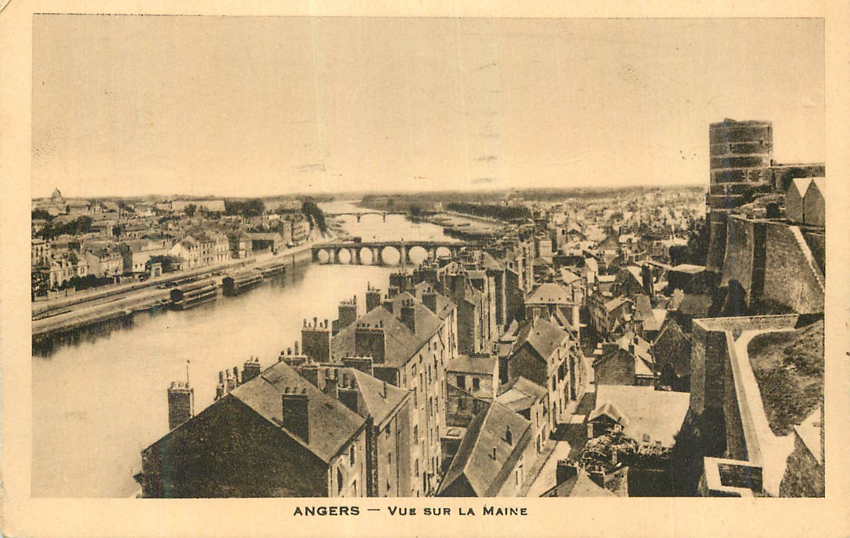 CPA Angers Vue sur la Maine