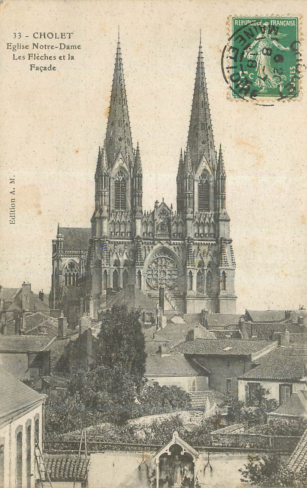 CPA Cholet l'Eglise Notre Dame Les Fleches et la Facade