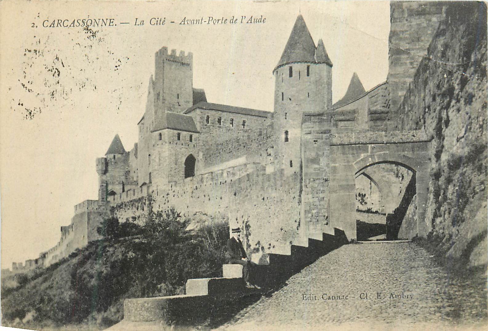 CPA Carcassonne La Cite Avant Porte de l'Aude