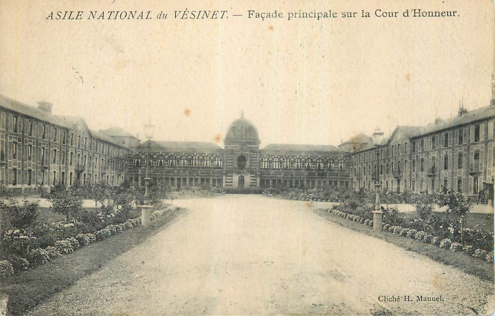CPA Asile National du Vesinet Facade principale sur la Cour d'Honneur