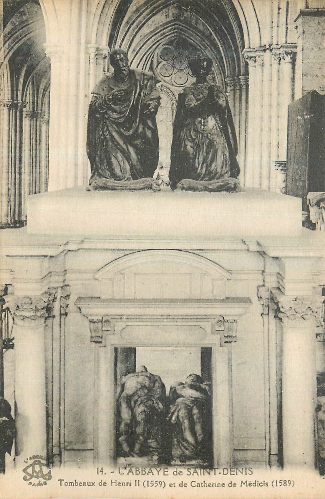CPA Abbaye de Saint Denis Tombeaux de Henri II (1559) et de Catherine de Medicis (1589)