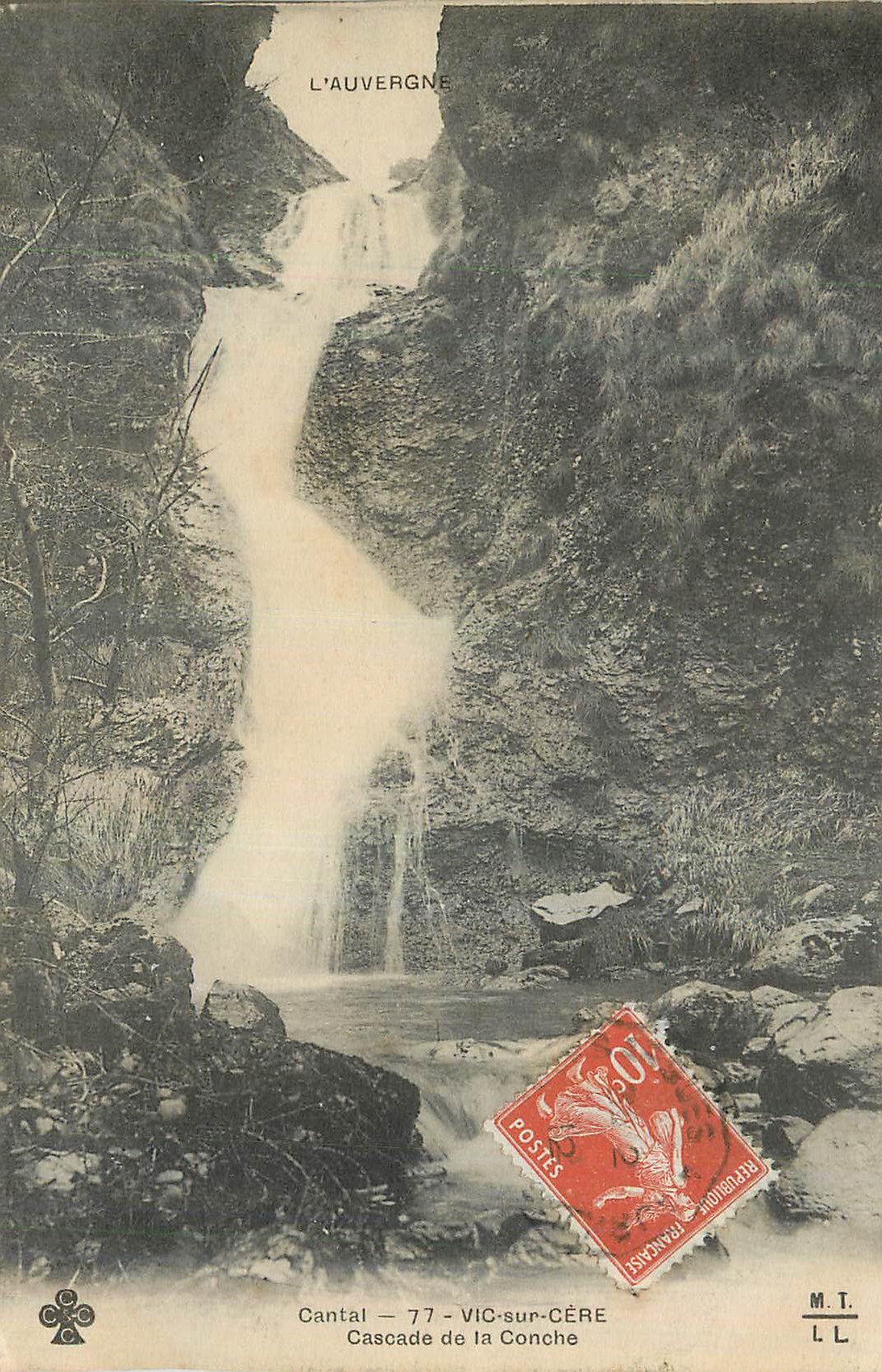 CPA Cantal L'Auvergne Vic sur Cere Cascade de la Conche