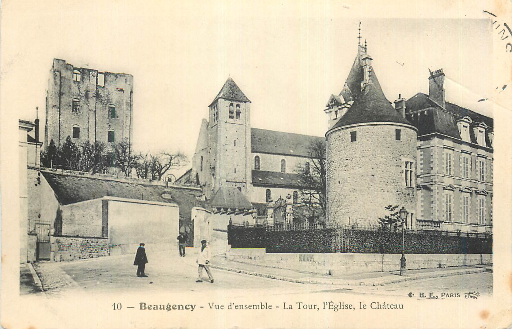 CPA Beaugency Vue d'Ensemble La Tour L'Eglise Le Chateau