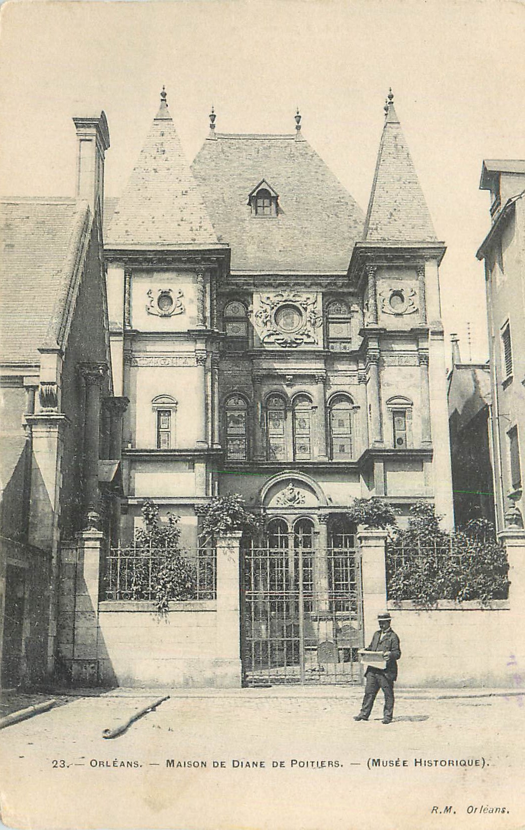 CPA Orleans Maison de Diane de Poitiers (Musee Historique)