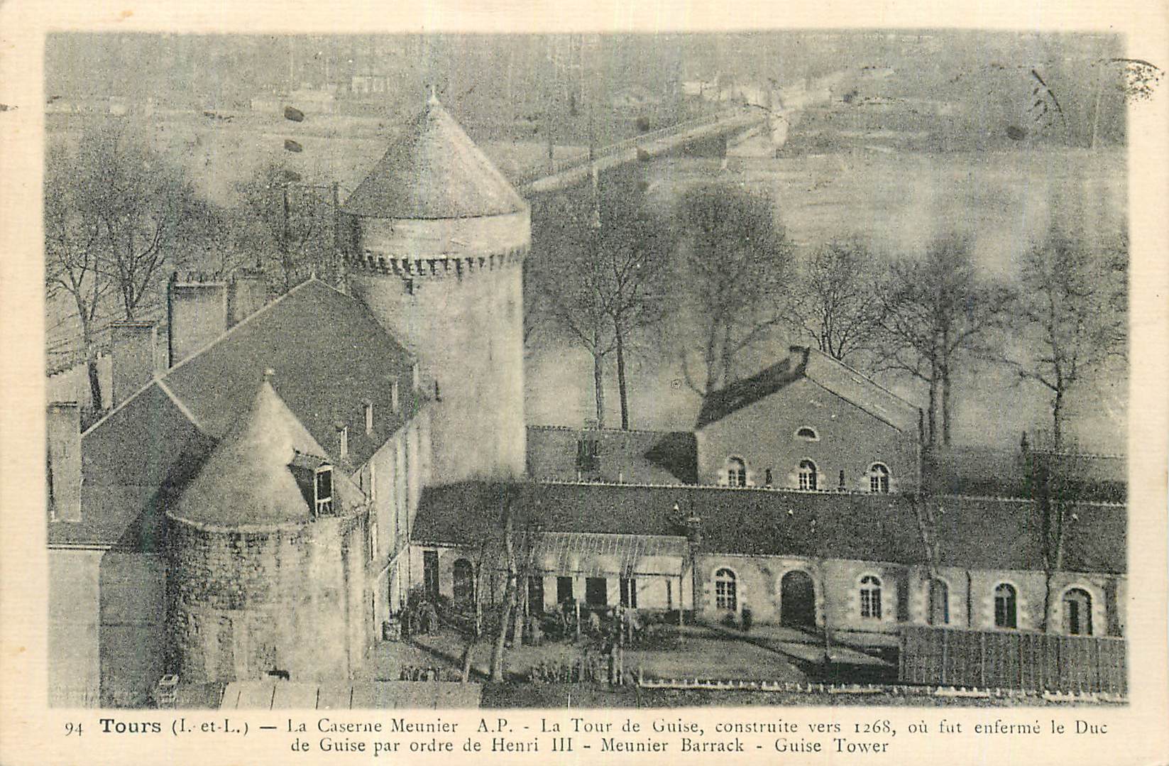 CPA Tours (I et L) La Caserne Meunier La Tour de Guise contruite vers 1268