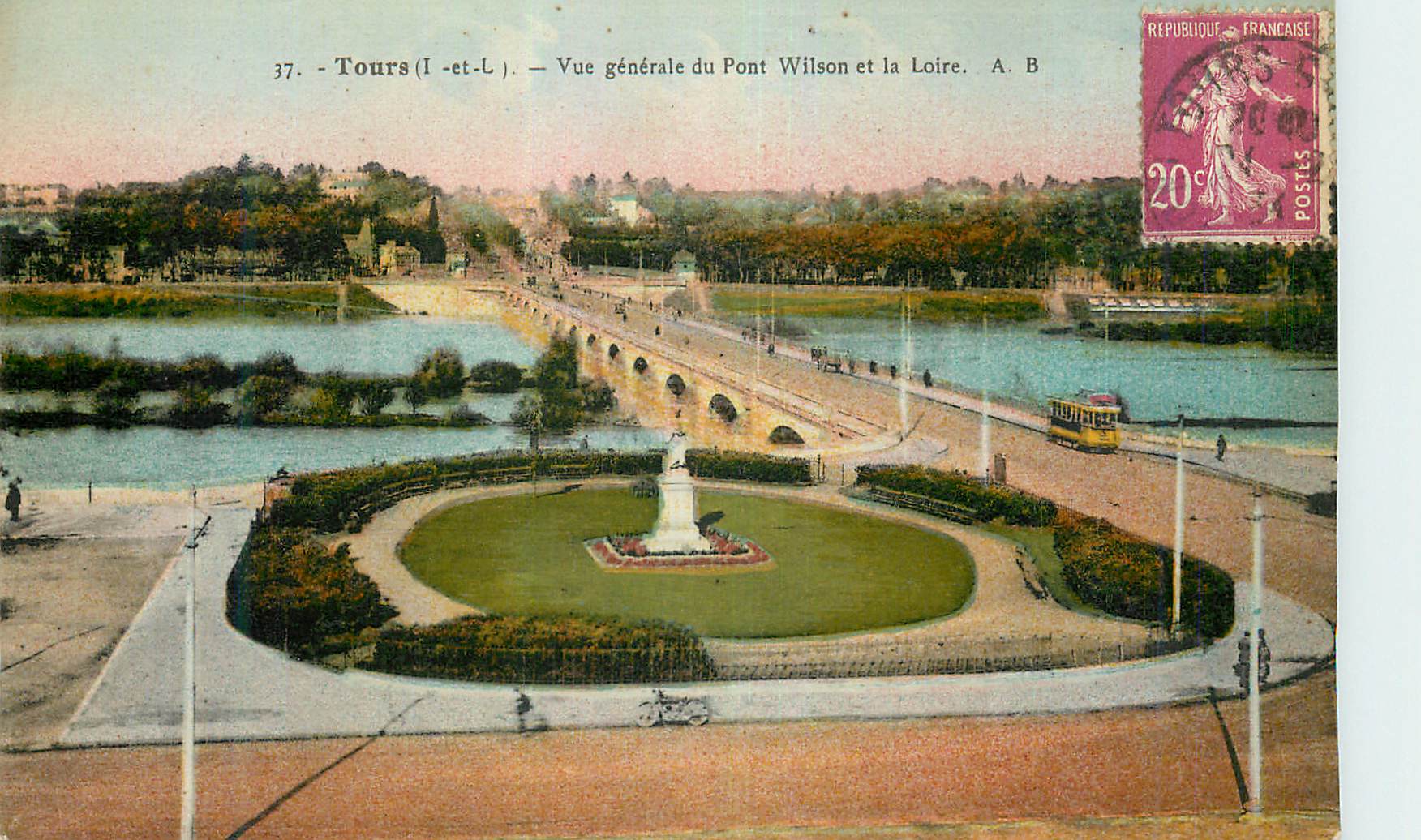 CPA Tours (I et L) Vue Generale du Pont Wilson et la Loire