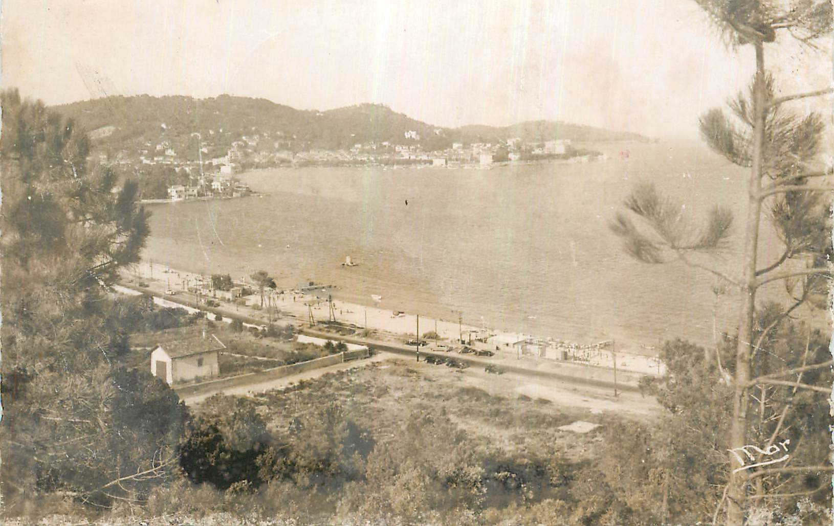 CPA Sainte Maxime sur Mer La Cote d'Azur Vue Generale