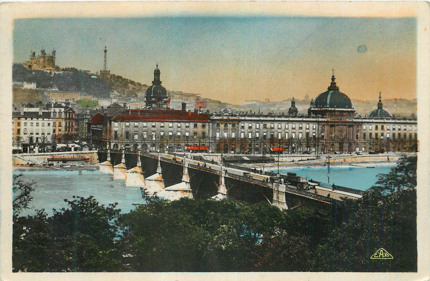 CPM Lyon Pont de la Guillotiere et le Grand Hotel Dieu