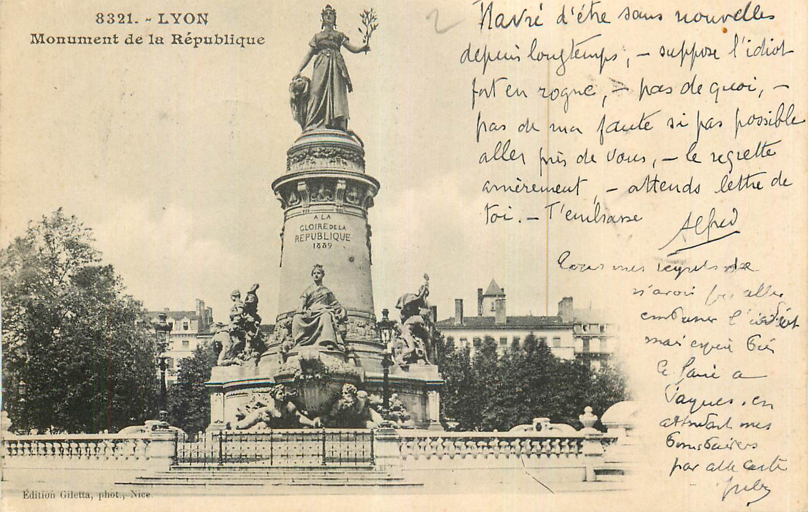 CPA Lyon Monument de la Republique (carte 1900)