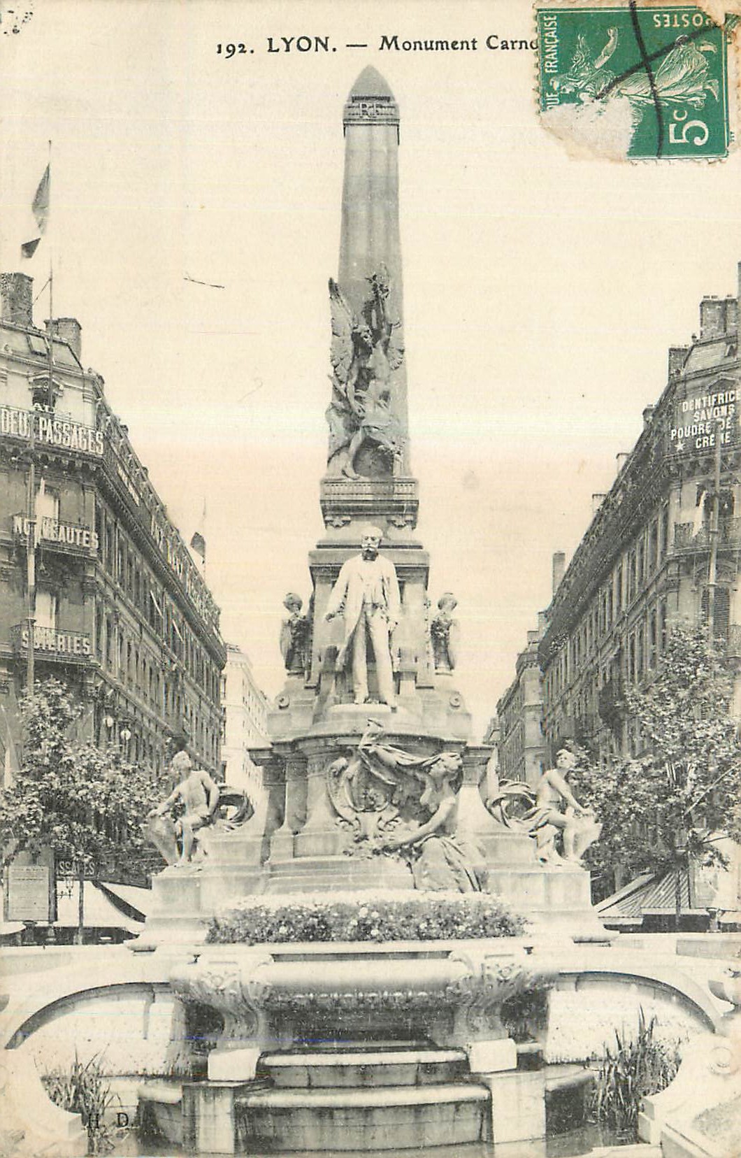 CPA Lyon Monument Carnot