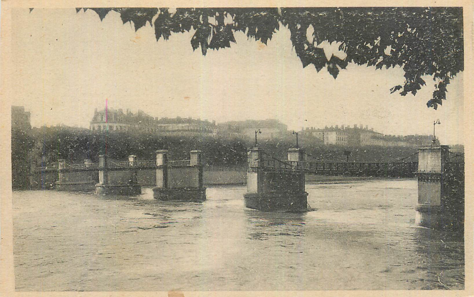 CPA Lyon Les Ponts Meurtris Pont Vaisse