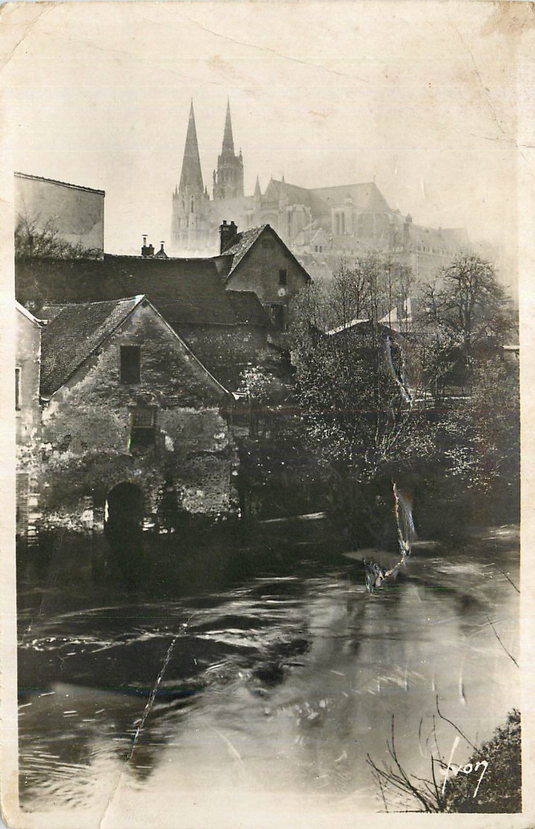 CPM Chartres (Eure et Loire) Matinee de printemps sur les Bords de l'Eure