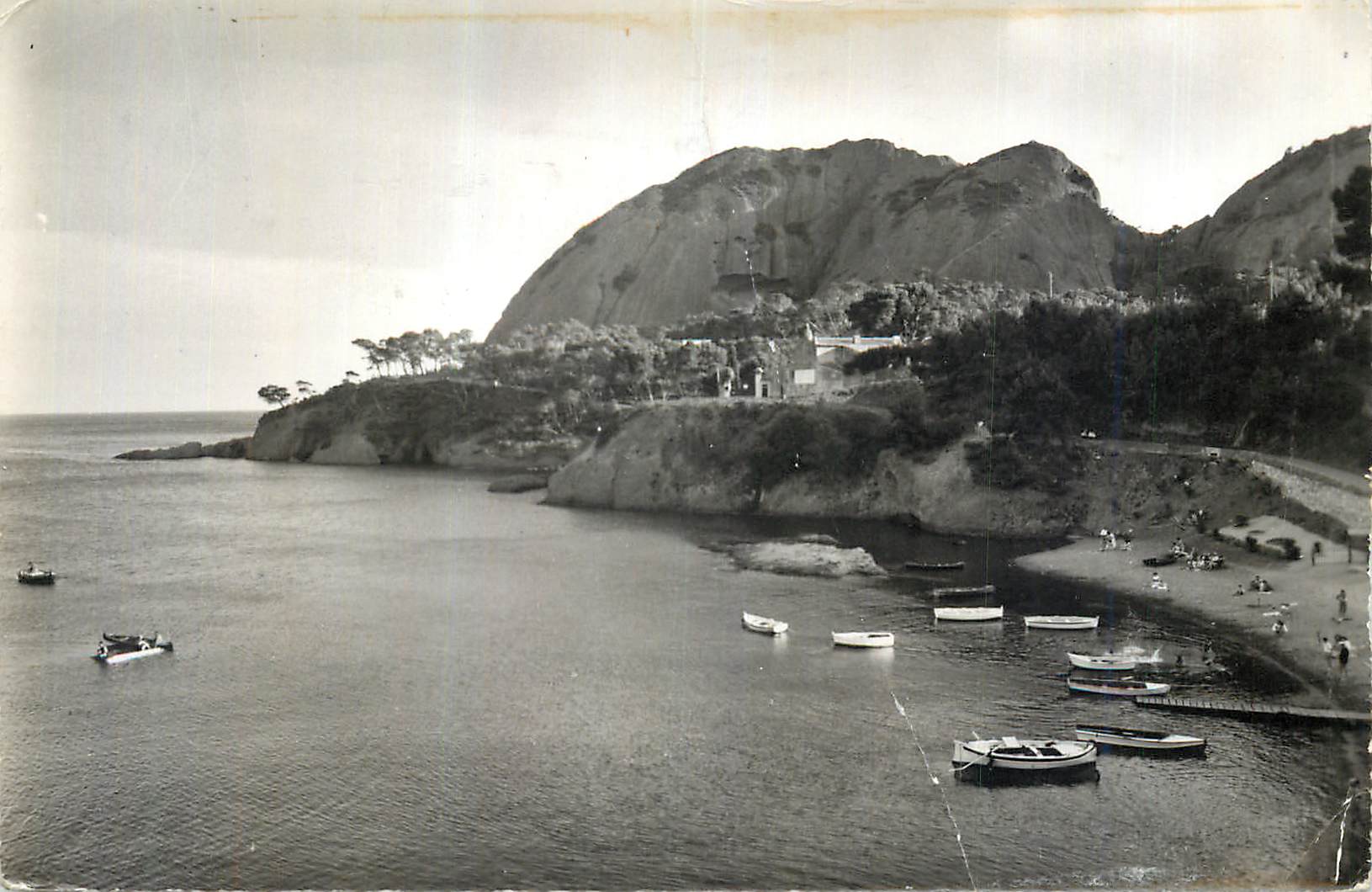 CPM Le Ciotat (B du Rh) La Plage du Mugel