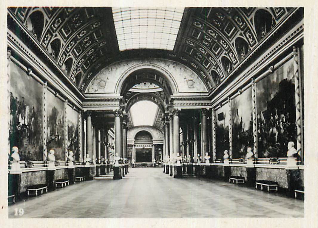 CPM Galerie des Balailles Versailles