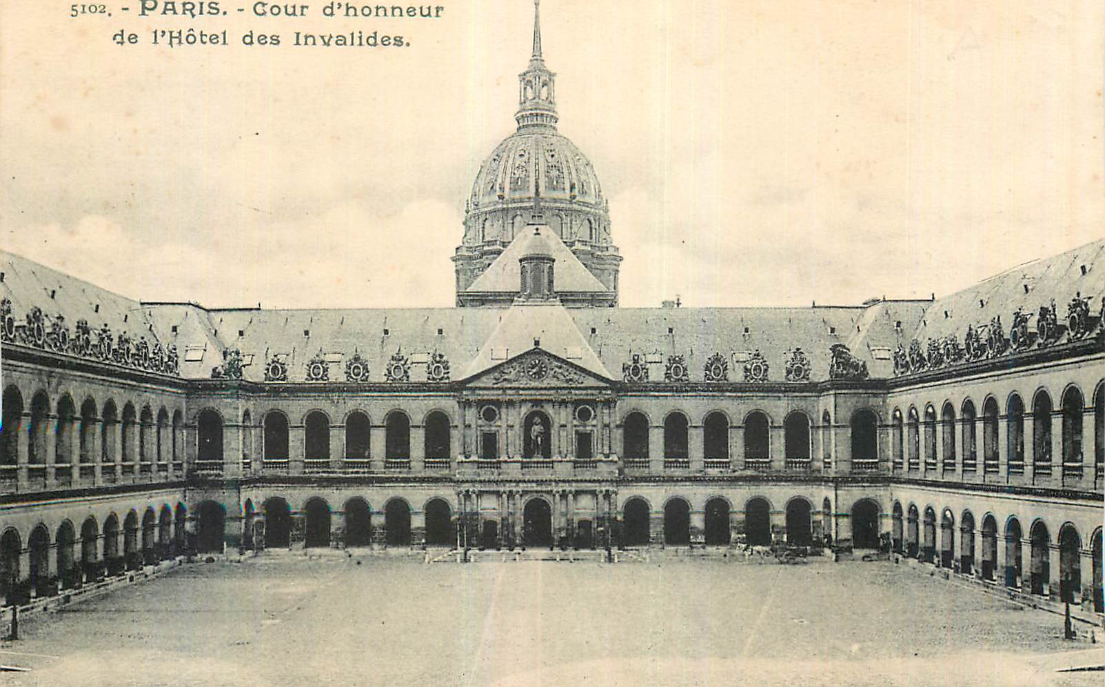 CPA Paris Cour d'Honneur de l'Hotel des Invalides