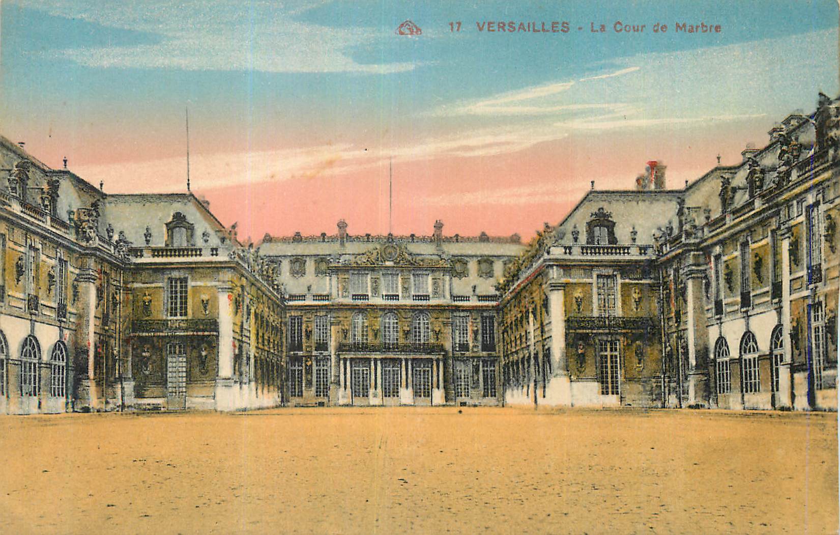 CPA Versailles La Cour de Marbre