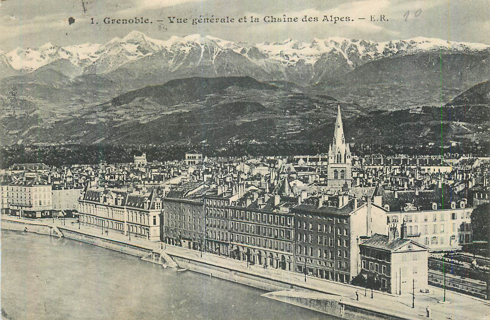 CPA Grenoble Vue Generale et la Chaine des Alpes