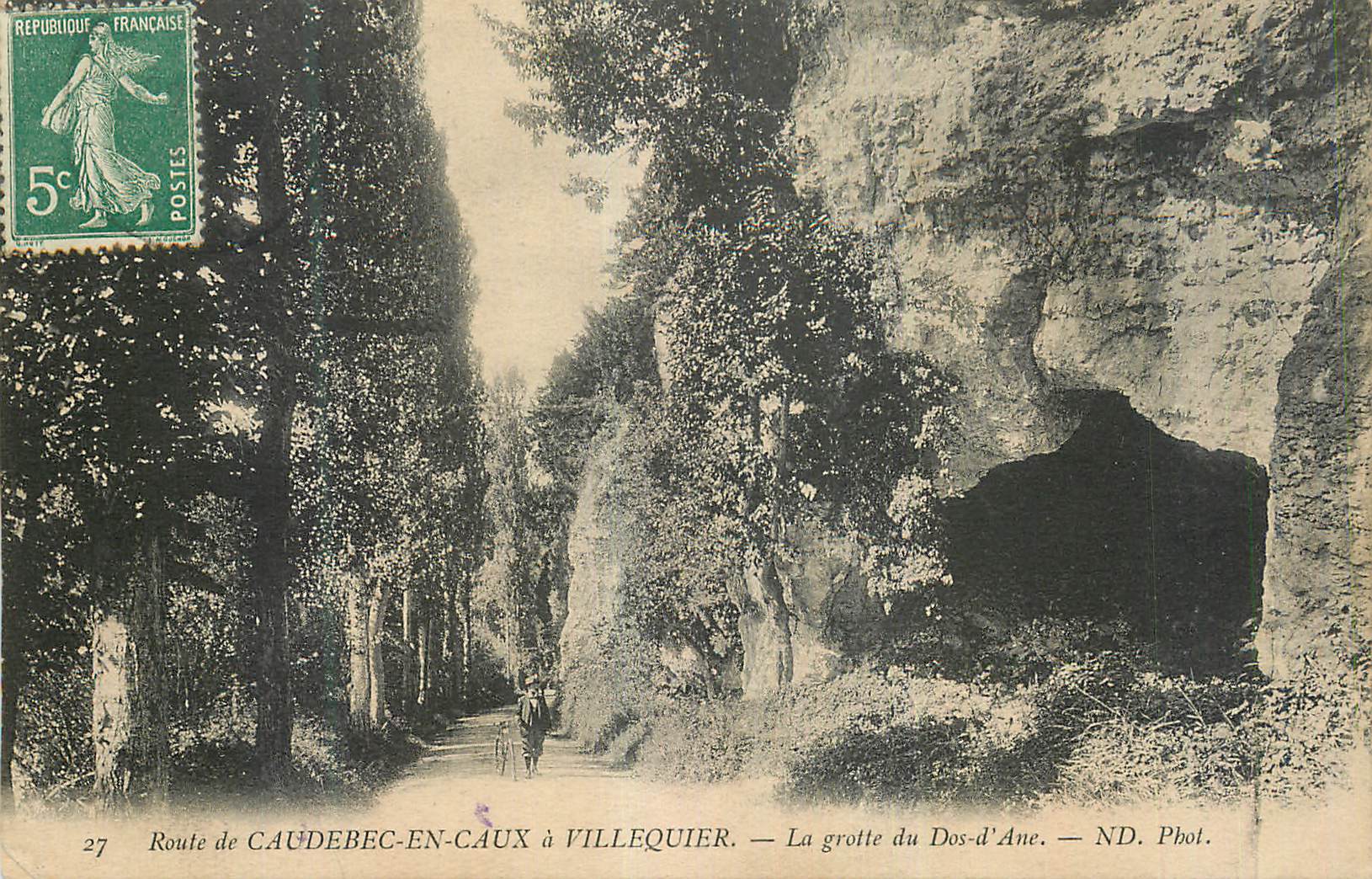 CPA Route de Caudebec en Caux a Villequier La Grotte du Dos d'Ane