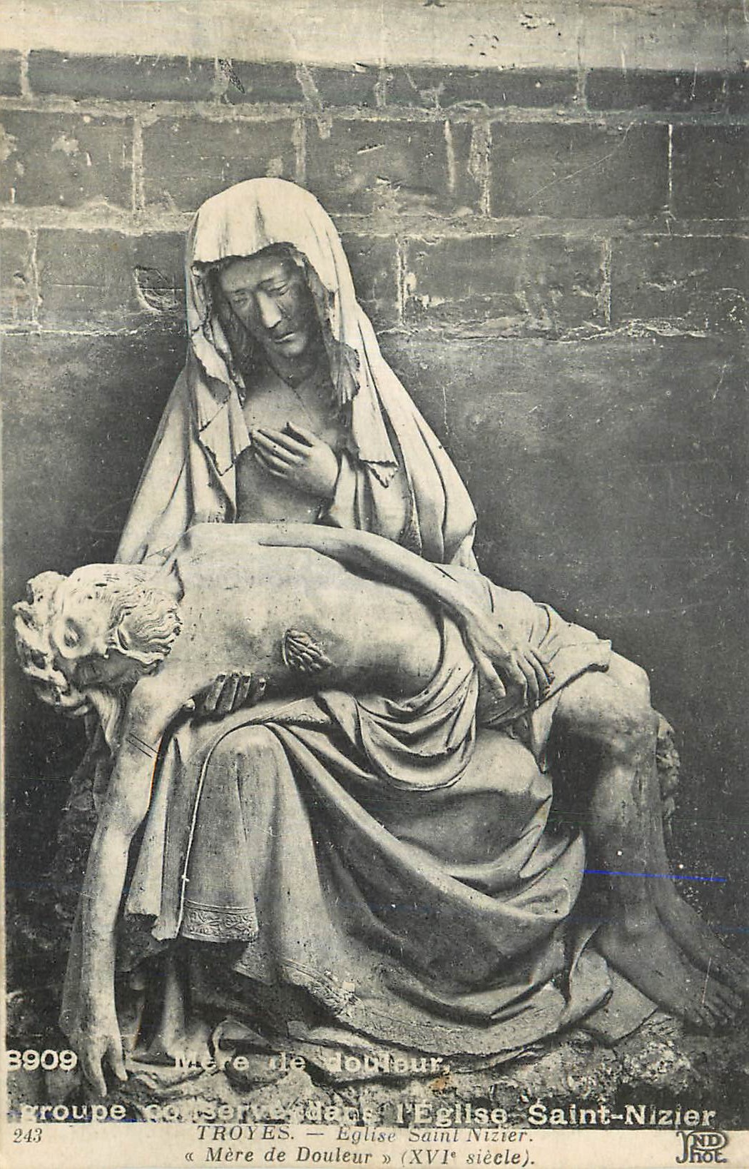 CPA Troyes Eglise Saint Nizier Mere de Douleur (XVIe Siecle)