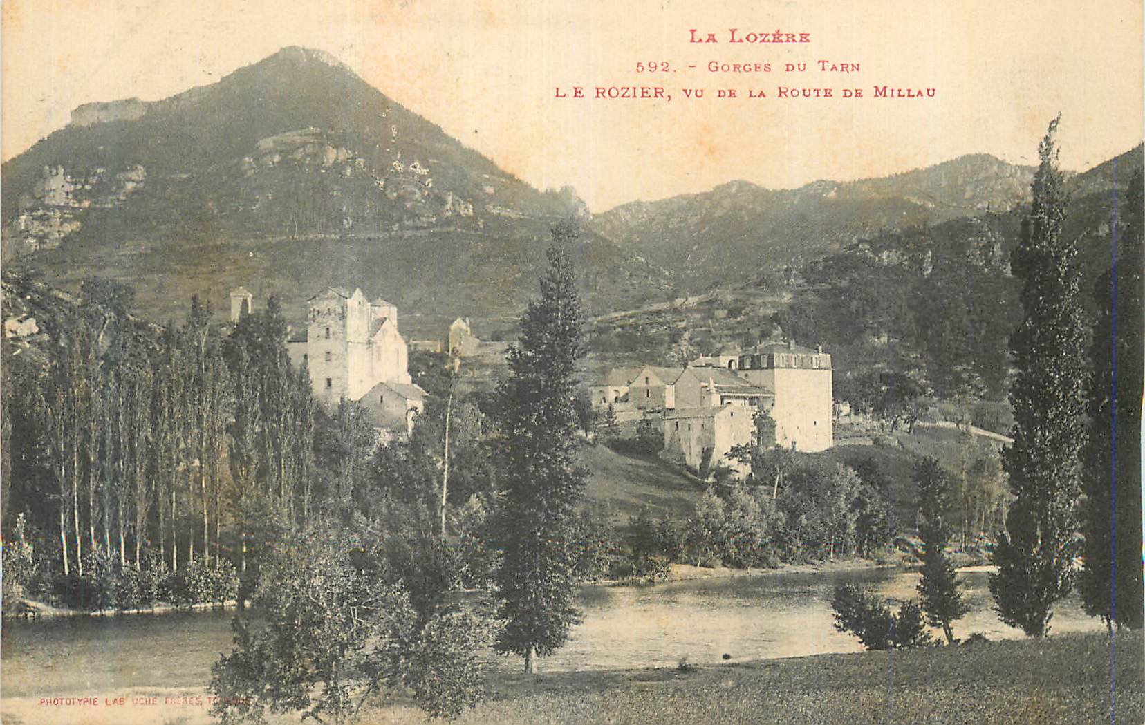 Le Rozier — Gorges du Tarn, vu de la route de Millau — La Lozère