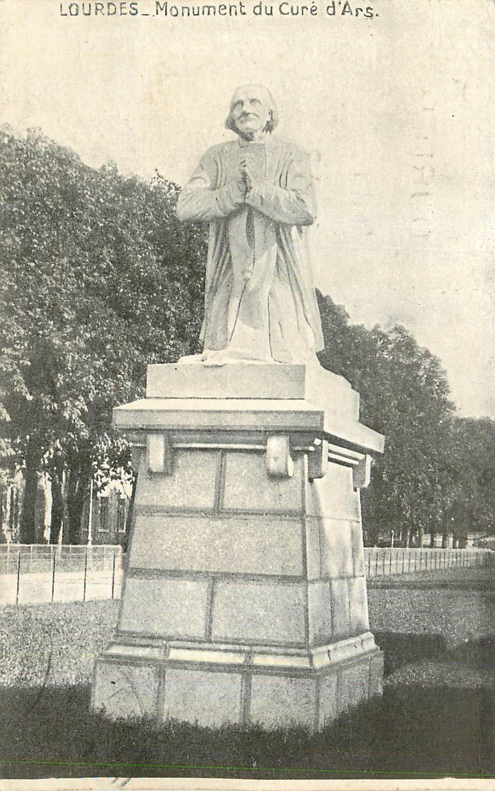 CPA Lourdes Monument du Cure d'Ars