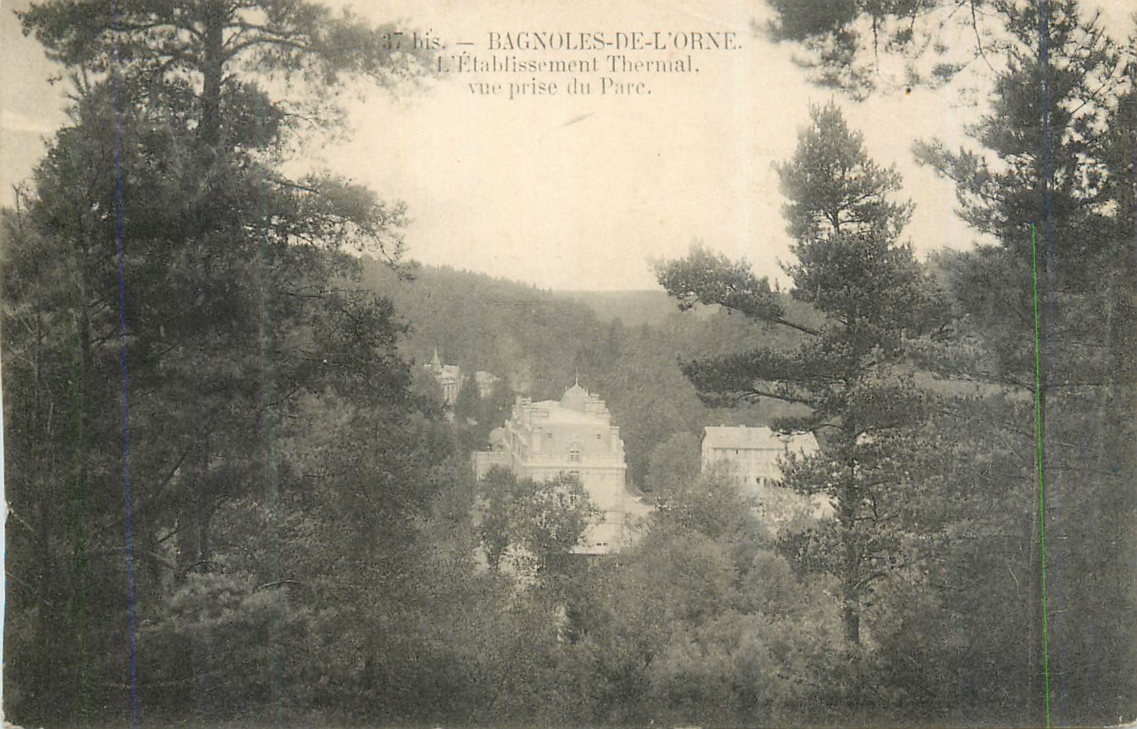 CPA Bagnoles de l'Orne L'Etablissement Thermal Vue prise du Parc