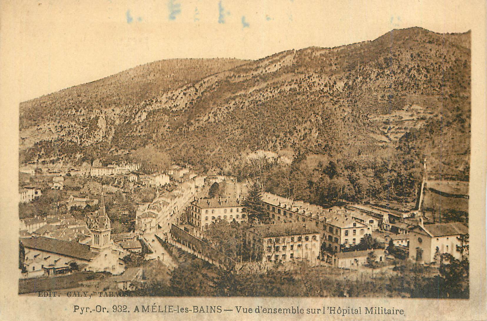 CPA Amelie les Bains Vue d'ensemble sur l'Hopital Militaire