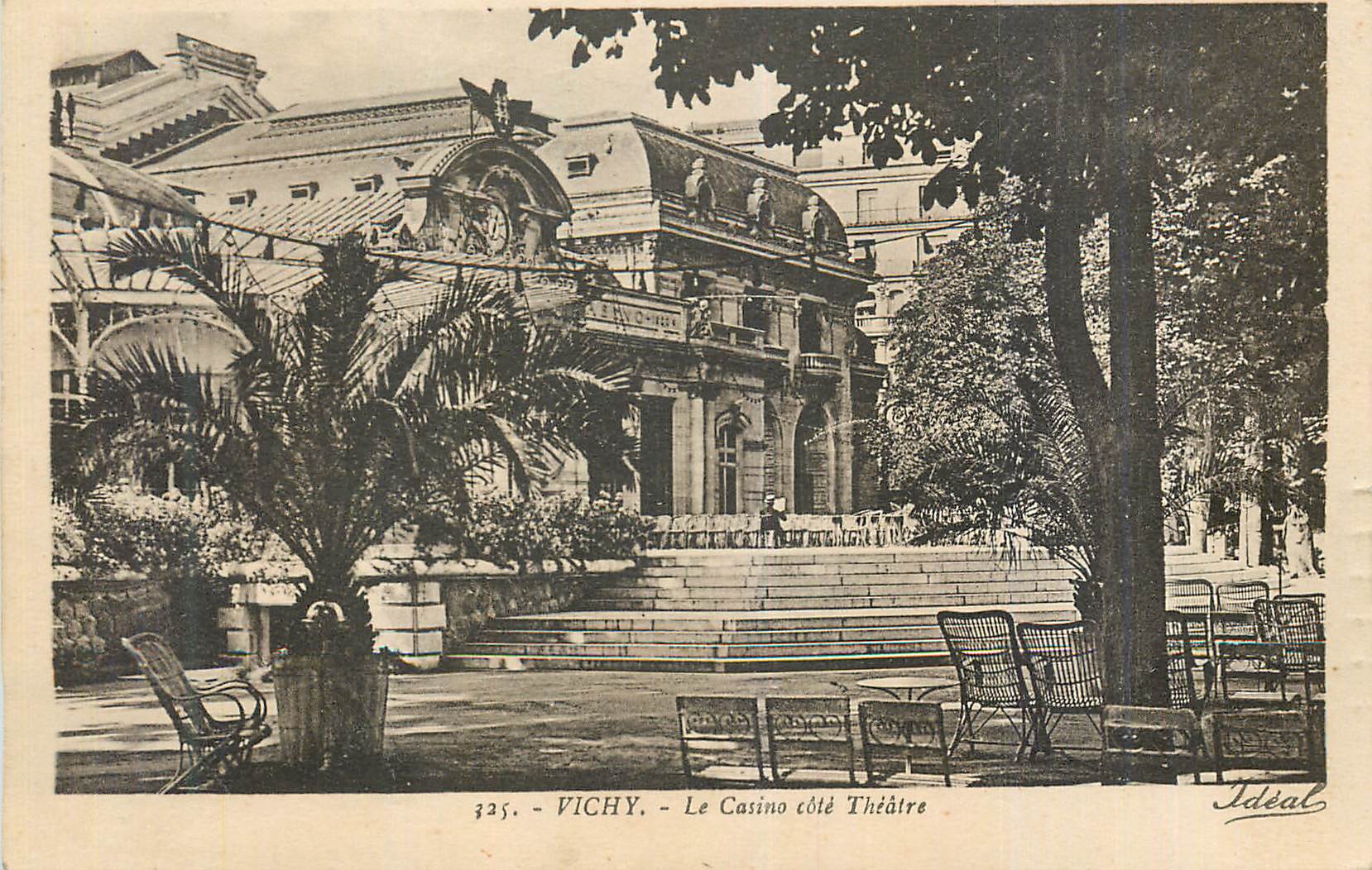 CPA Vichy Le Casino Cote Theatre