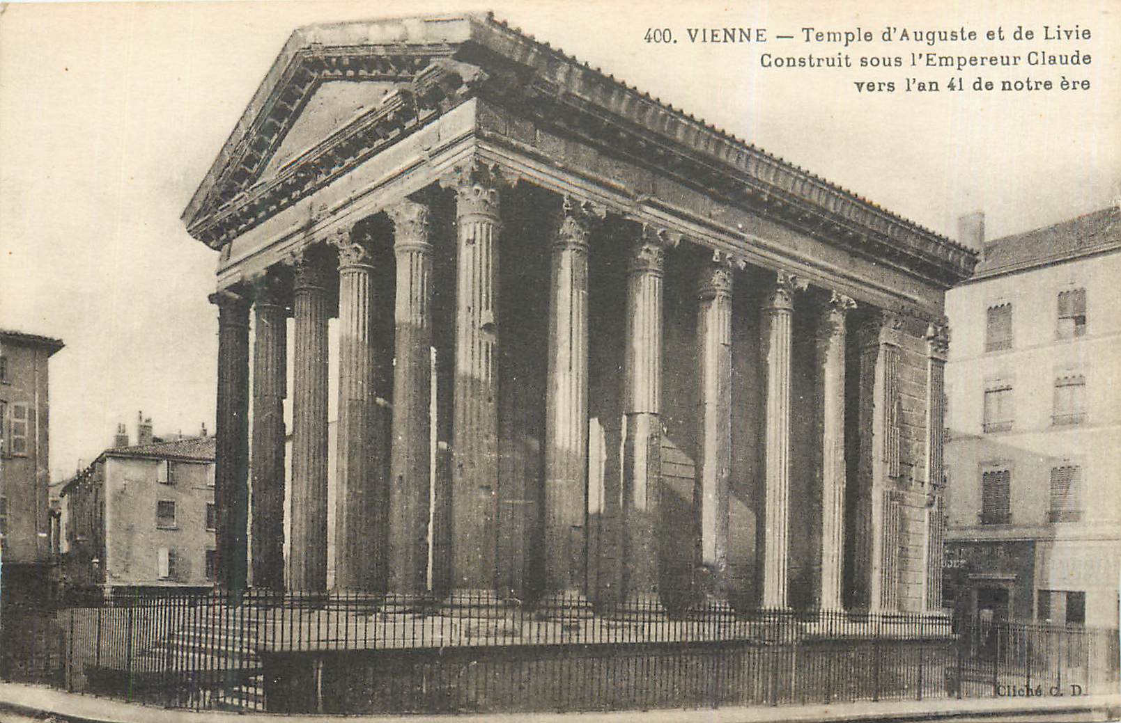 CPA Vienne Temple d'Auguste et de Livie Contruit sous l'Empereur Claude