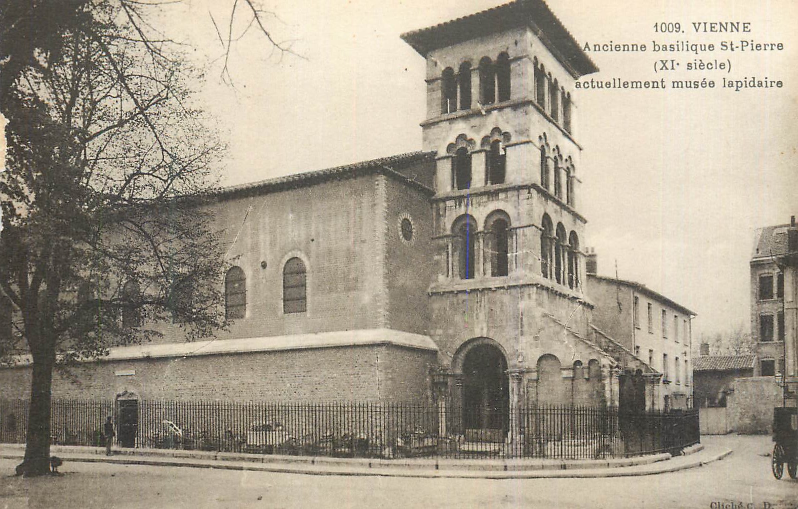 Vienne — Ancienne basilique Saint-Pierre (XIe siècle), actuellement musée lapidaire — Chiché E. D., n° 1009
