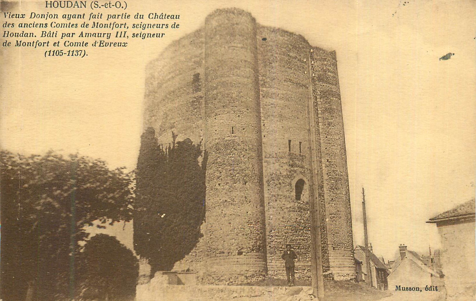 CPA Houdan (S et O) Vieux Donjon ayant fait Partie du Chateau