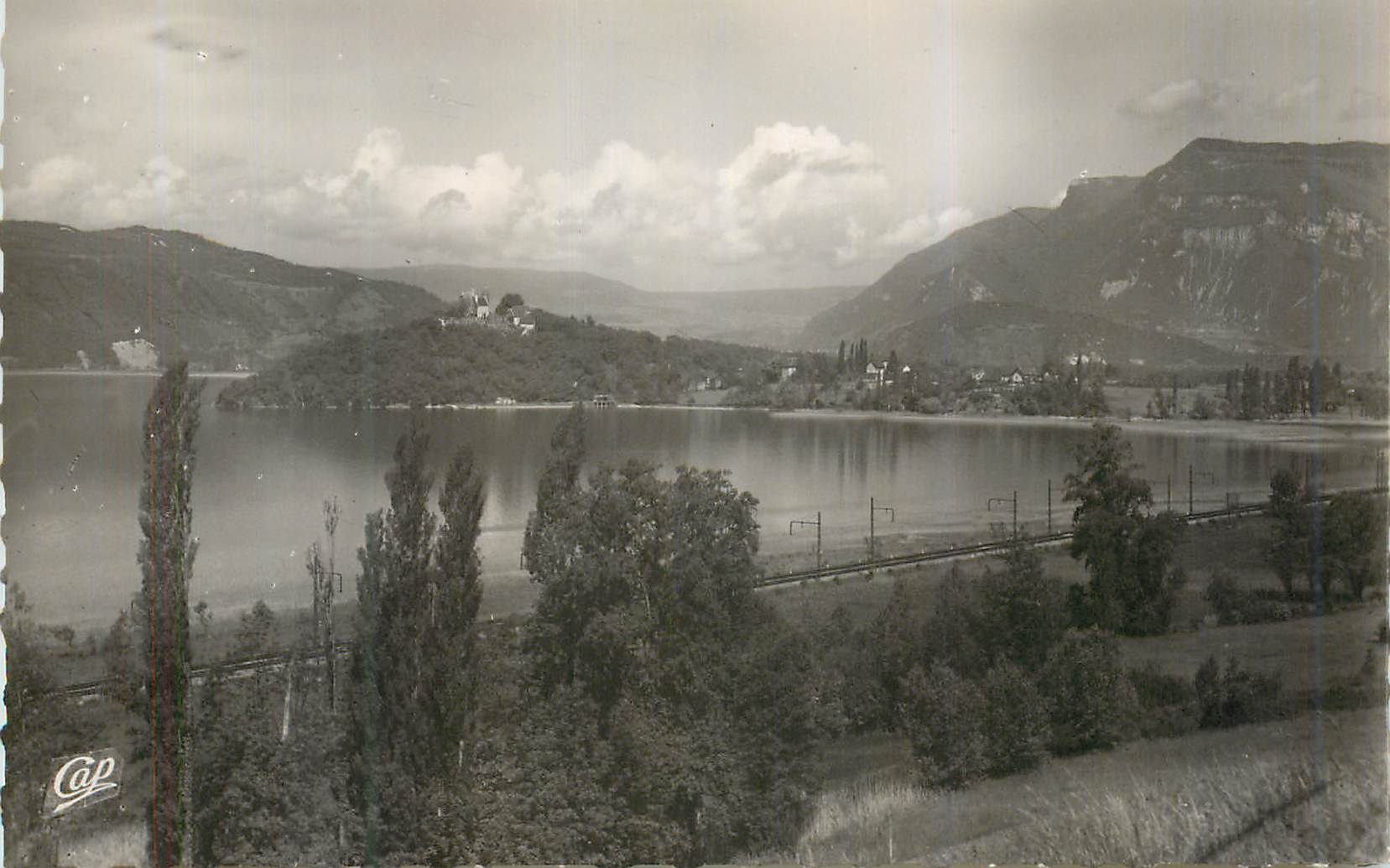 CPM Aix les Bains  Lac du Bourget Chateau de Chantillon