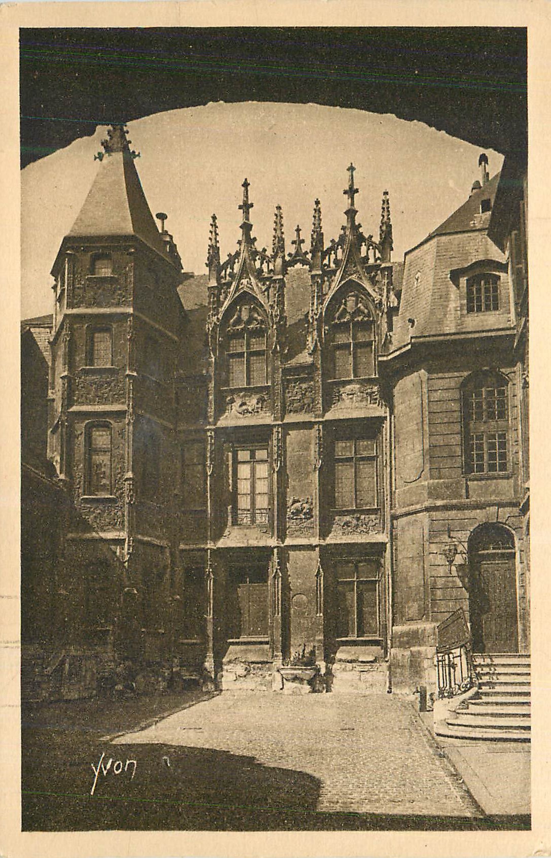 CPA Rouen La Douce France Hotel du Bourgtheroulde (XVe Siecle)