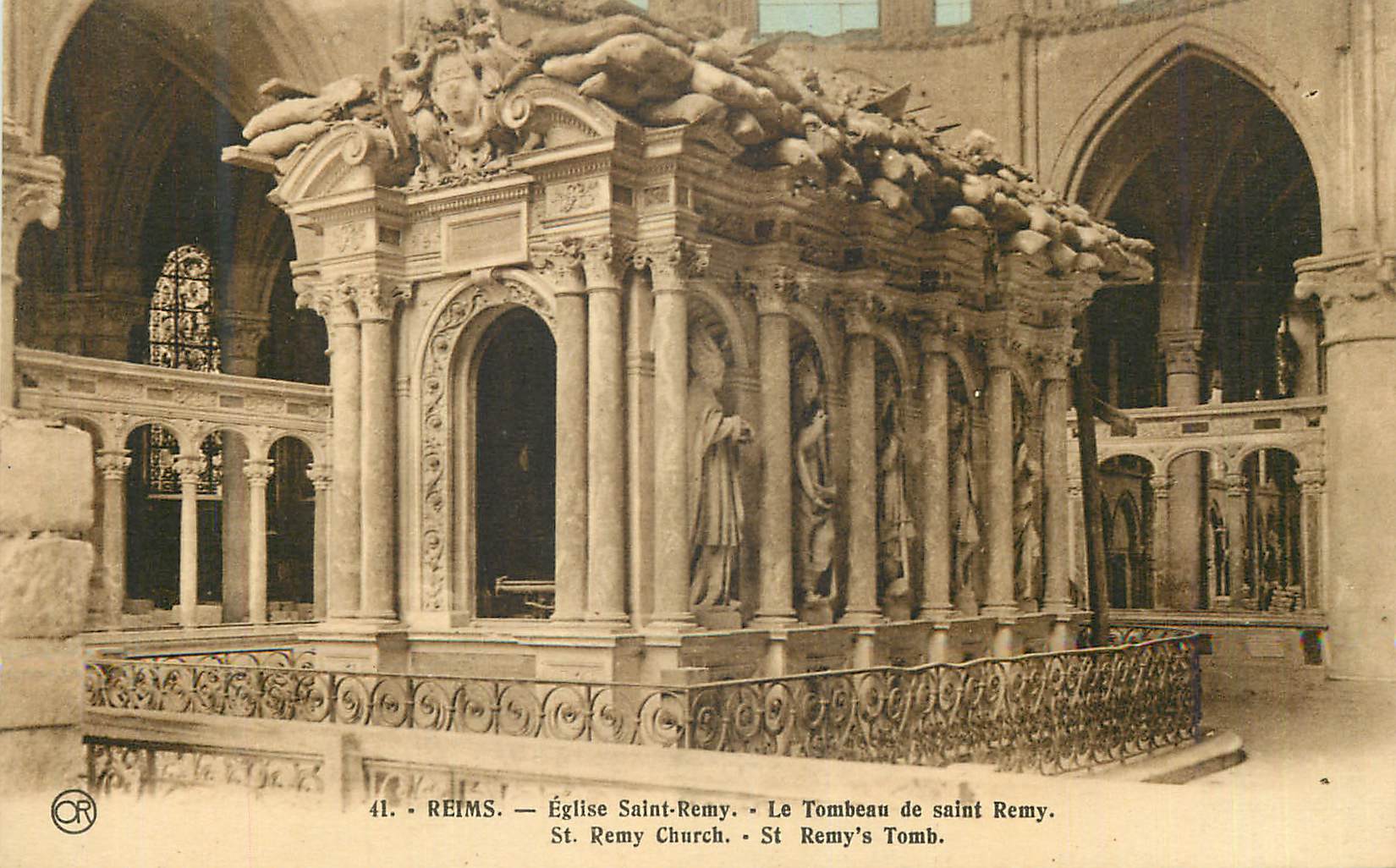 CPA Reims Eglise Saint Remy Le Tombeau de Saint Remy