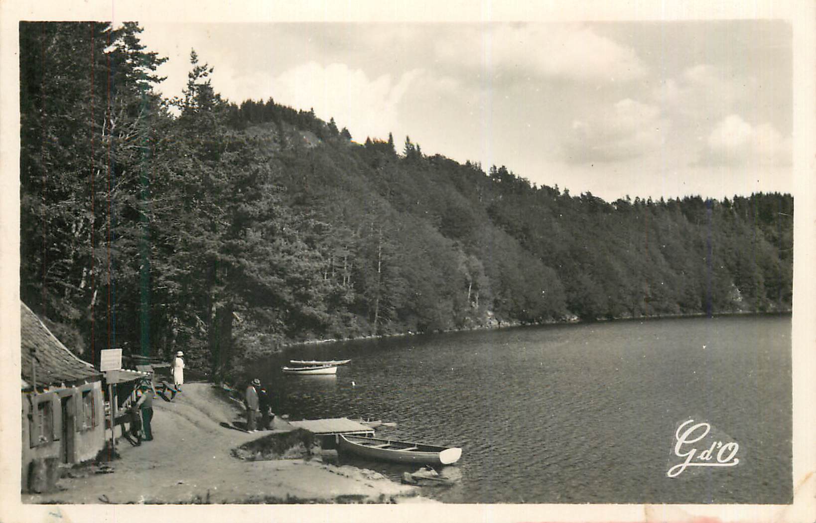 CPM Le Lac Pavin L'Auvergne Buvette et Maison du Pecheur