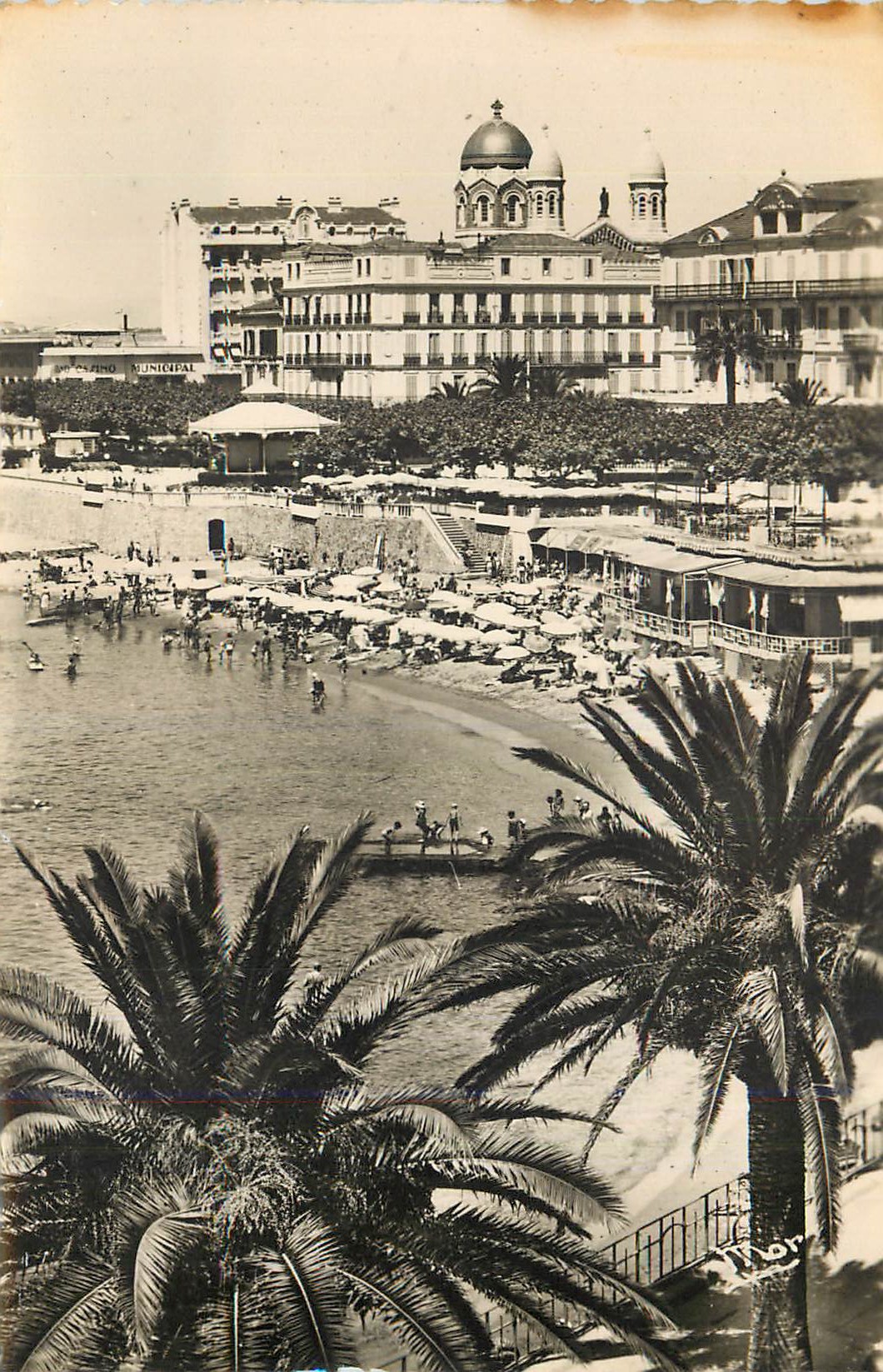 CPM St Raphael (Var) La Plage