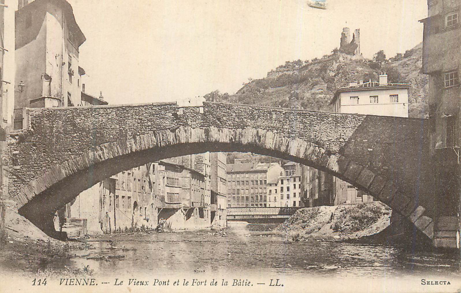 CPA Vienne Le Vieux Pont et le Foret de la Batie