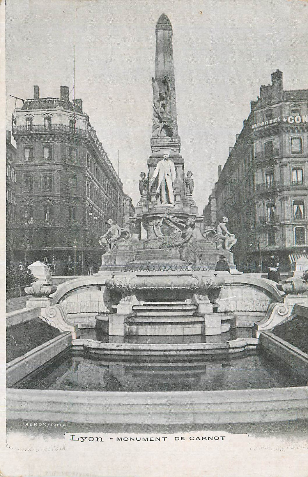 CPA Lyon Monument de Carnot