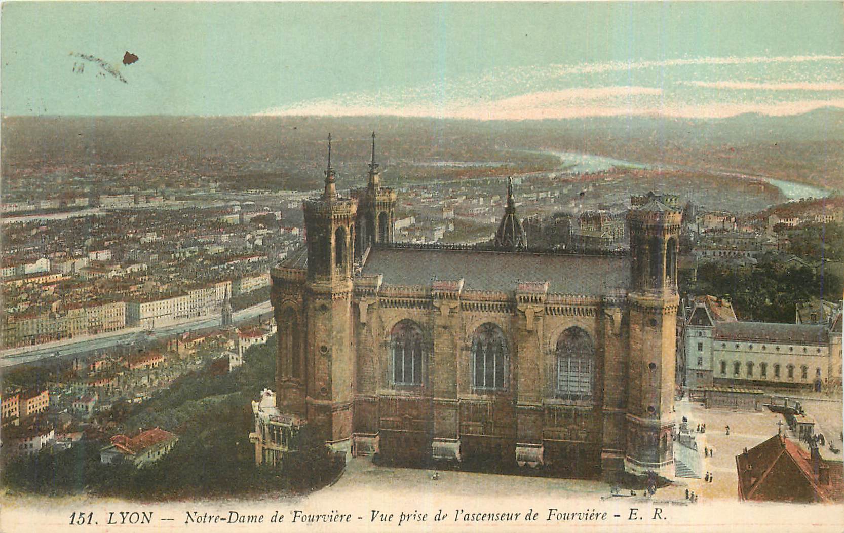 CPA Lyon Notre Dame de Fourviere Vue prise de l'Ascenseur de Fourviere