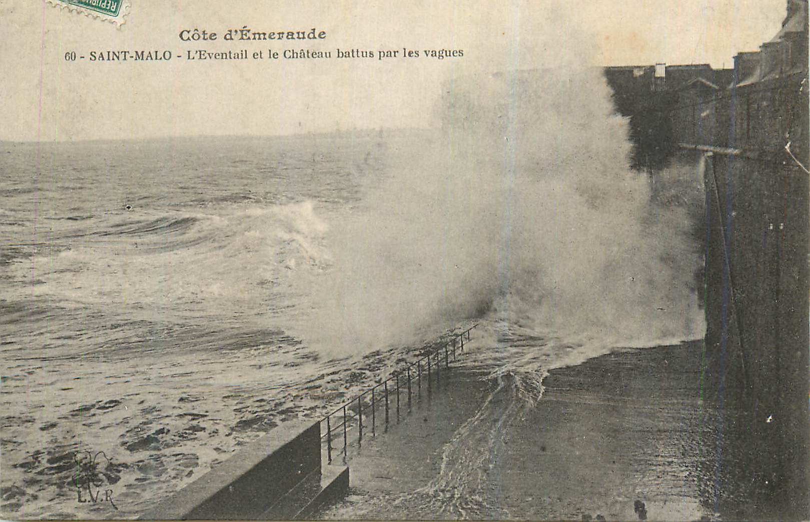 Côte d'Émeraude — L'Eventail et le Château battus par les vagues — Saint-Malo, n°60