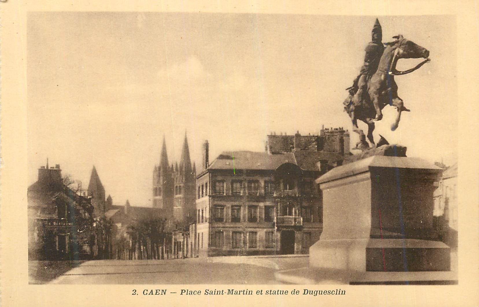 CPA Caen Place Saint Martin et Statue de Duguesclin