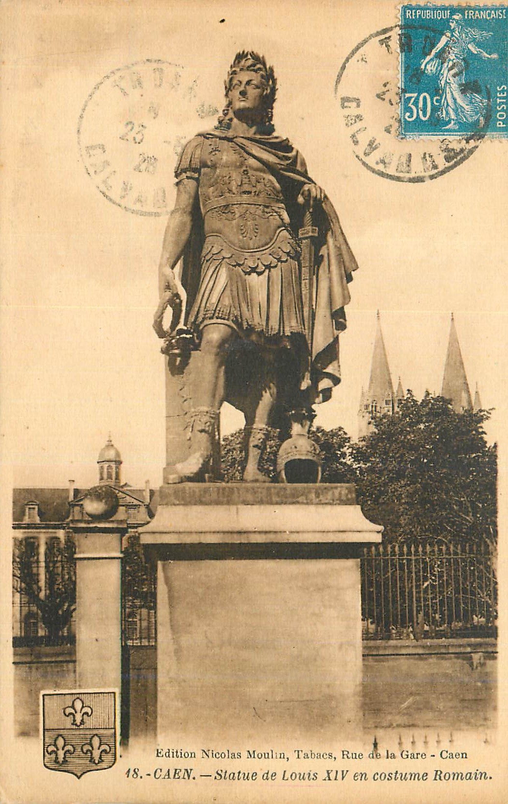 CPA Caen Statue de Louis XIV en Costume Romain