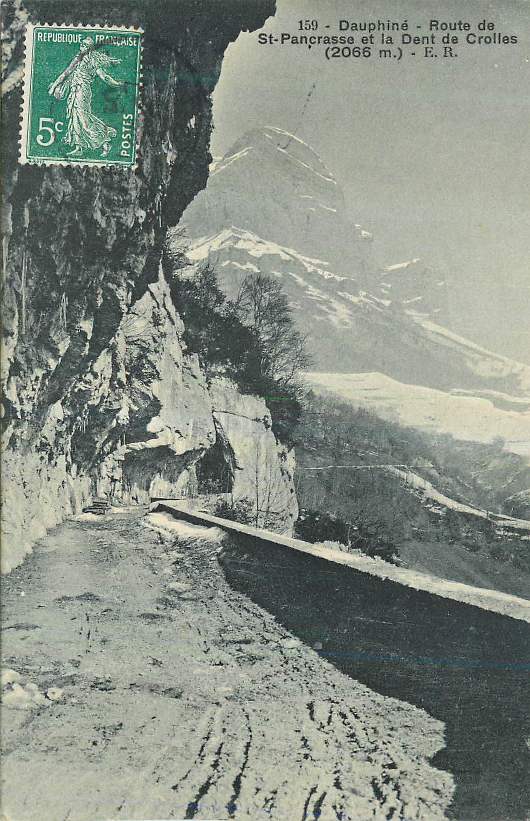 CPA Dauphine Route de St Pancrasse et la Dent de Crolles (2066 m)