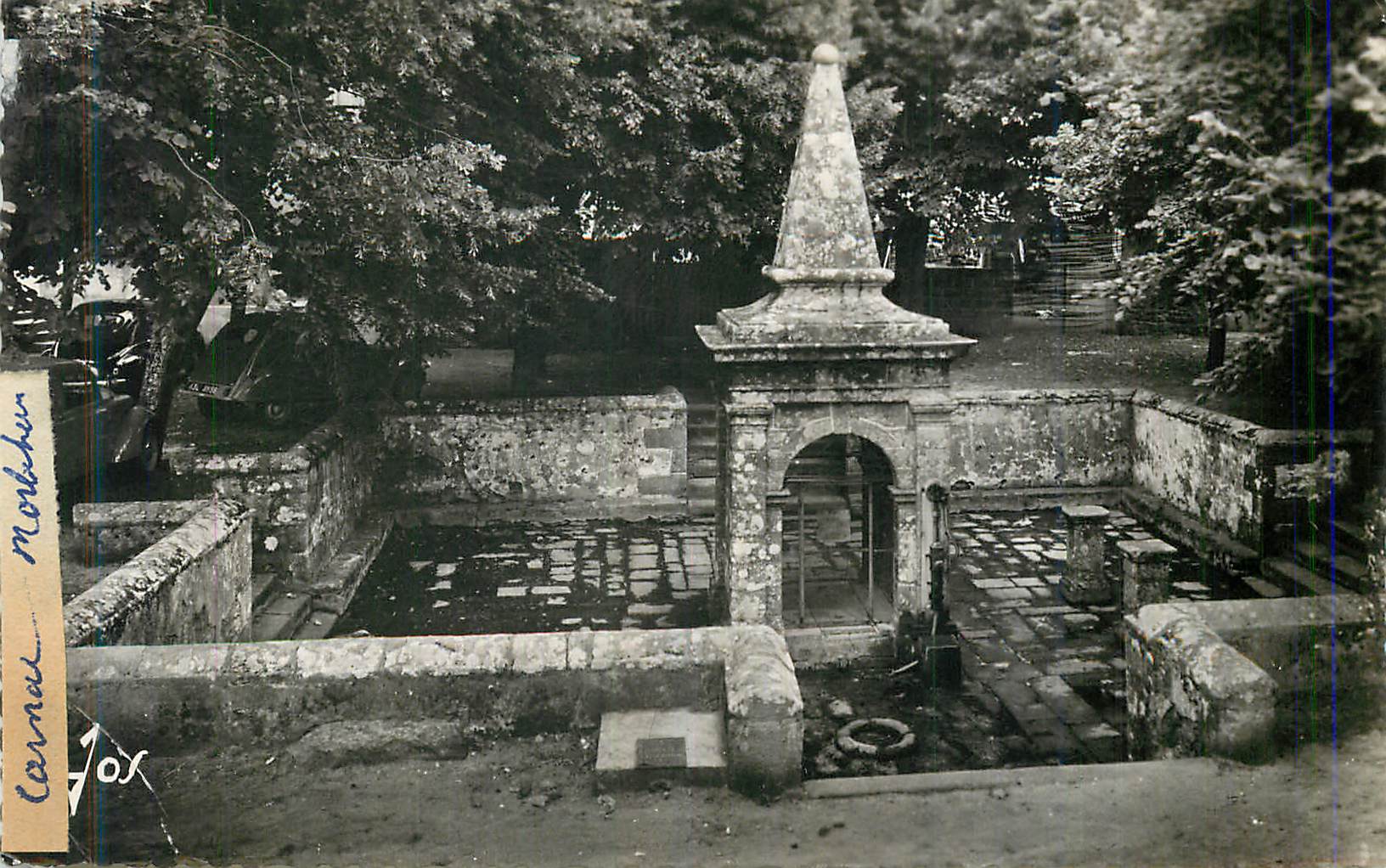 Fontaine à dôme conique — Carnac, Morbihan — éditeur inconnu, n° de série non visible