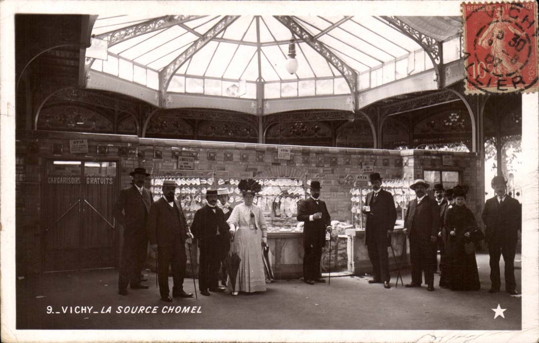 Vichy CPA La source Chomel