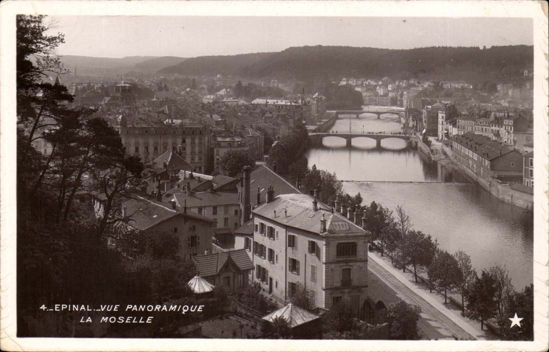 Epinal CPA Vue panoramique La Moselle