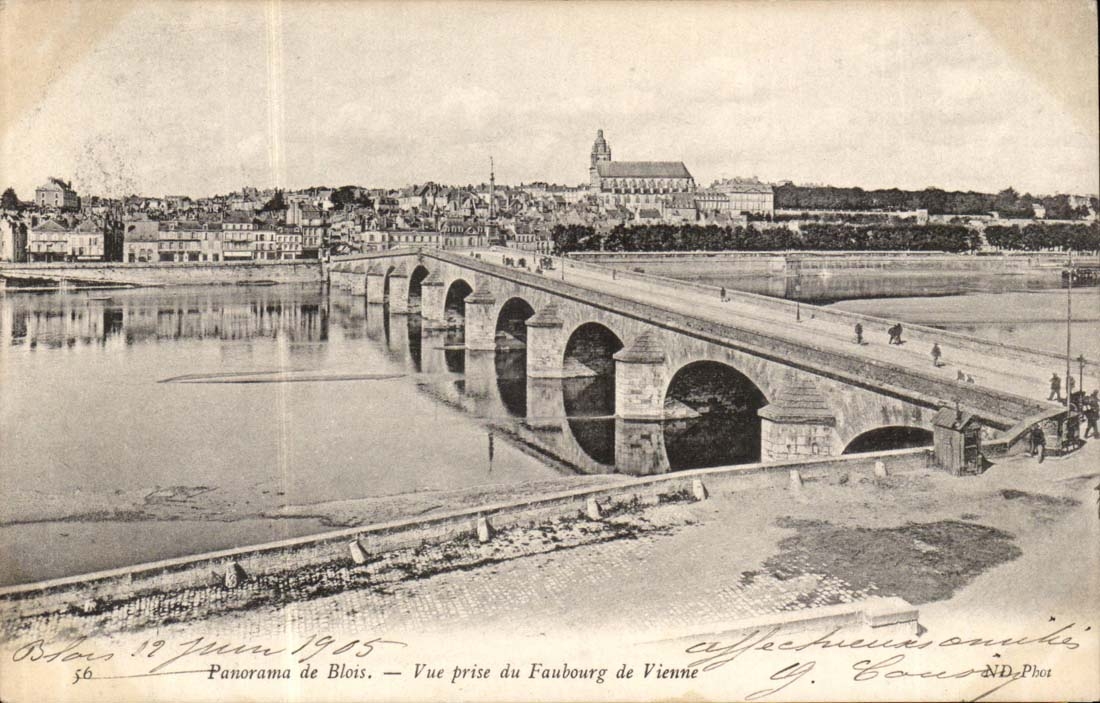 CPA Panorama de Blois Vue prise du faubourg de Vienne