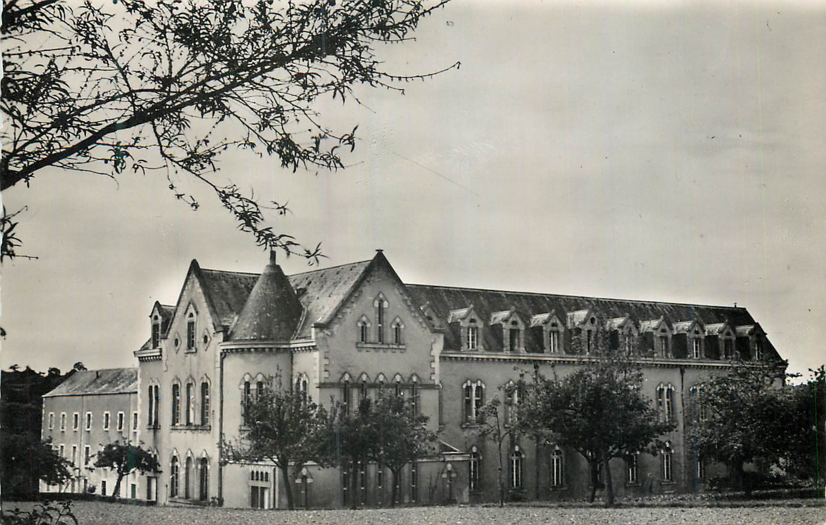 CPM Entrammes (Mayenne) Abbaye Cistercienne de N D de Port du Salut Le Nouveau Monastere